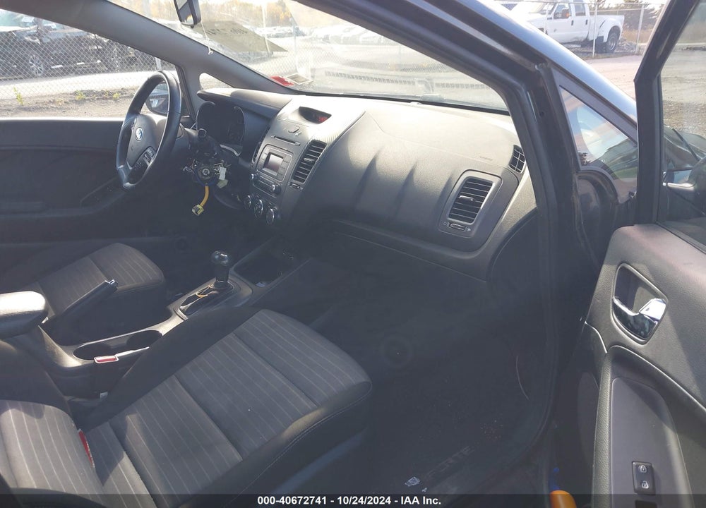 2015 KIA FORTE EX VIN: KNAFX5A89F5319364