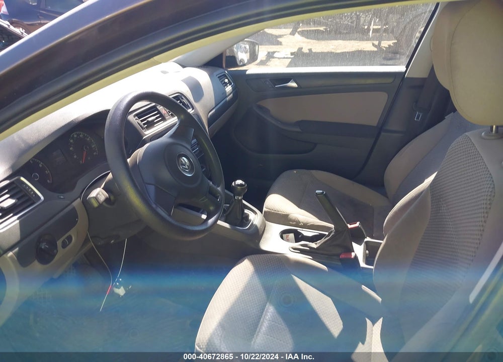 2011 VOLKSWAGEN JETTA 2.0L S VIN: 3VW1K7AJ4BM340666