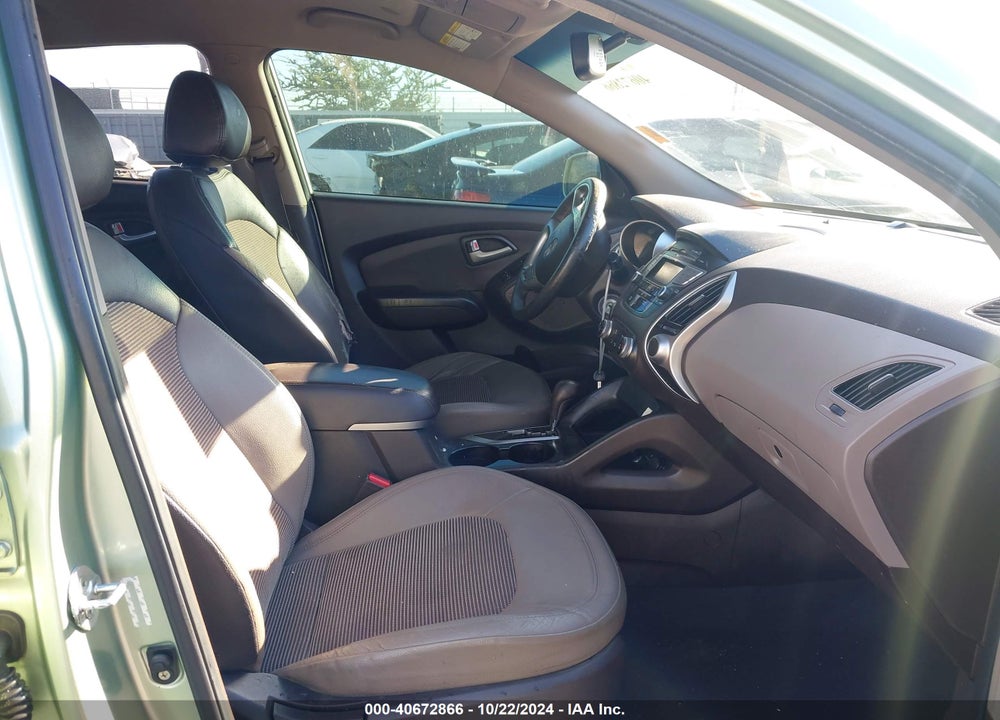 2012 HYUNDAI TUCSON GLS VIN: KM8JU3AC7CU393149