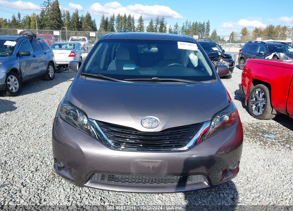 2017 TOYOTA SIENNA LE 8 PASSENGER VIN: 5TDKZ3DC2HS829231