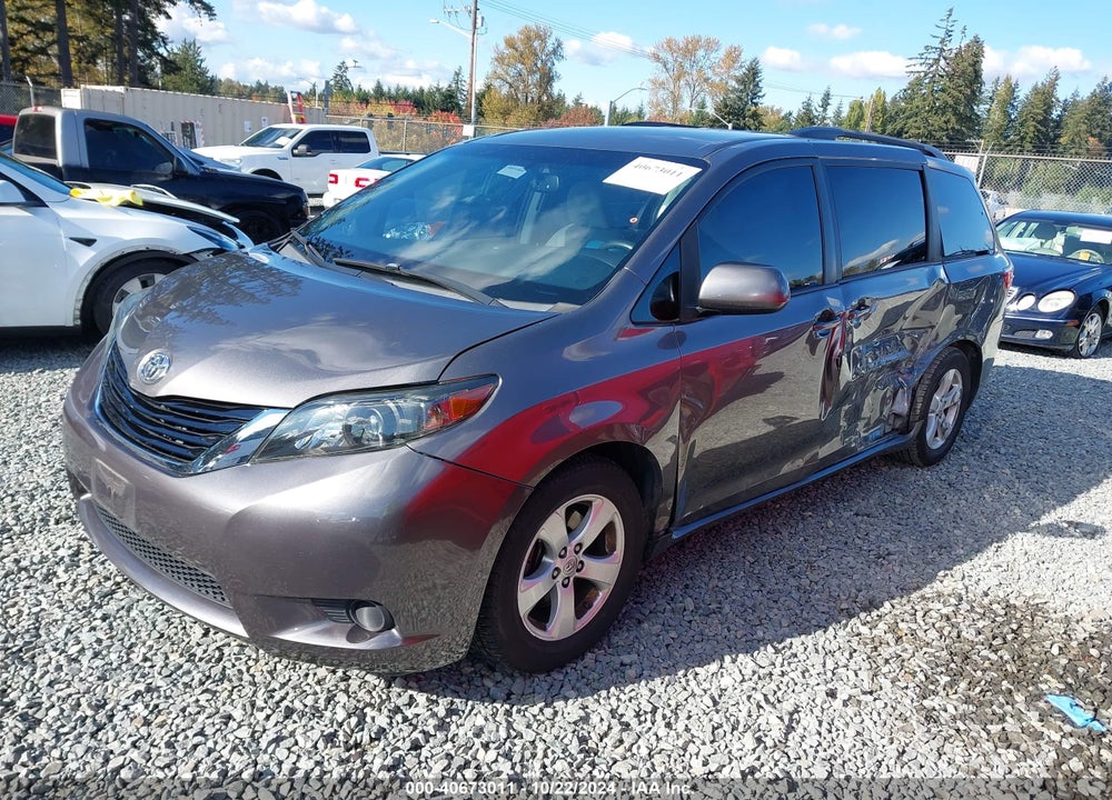 2017 TOYOTA SIENNA LE 8 PASSENGER VIN: 5TDKZ3DC2HS829231