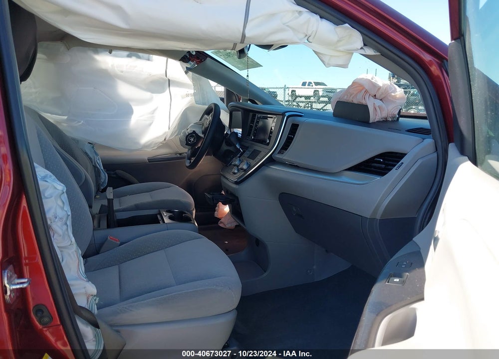 2019 TOYOTA SIENNA LE 8 PASSENGER VIN: 5TDKZ3DC6KS977700