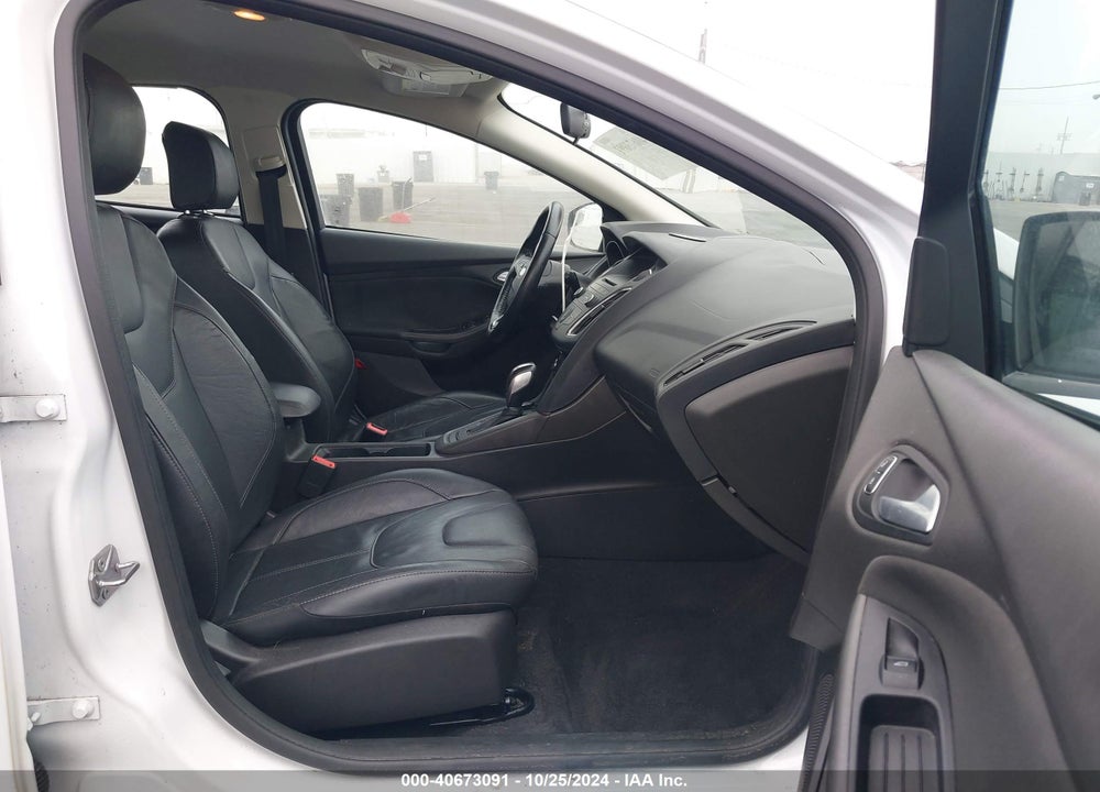 2015 FORD FOCUS SE VIN: 1FADP3K20FL375218