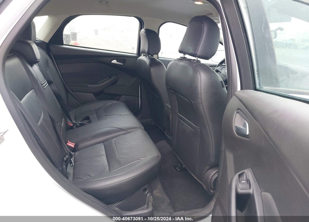 2015 FORD FOCUS SE VIN: 1FADP3K20FL375218