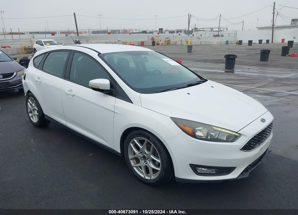 2015 FORD FOCUS SE VIN: 1FADP3K20FL375218
