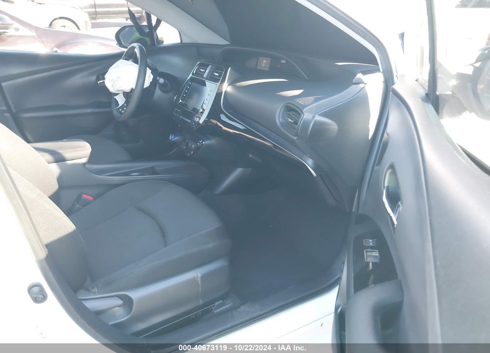 2020 TOYOTA PRIUS LE VIN: JTDKARFU5L3104703