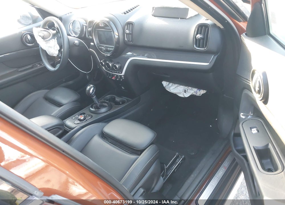 2019 MINI COUNTRYMAN COOPER S VIN: WMZYT3C59K3E96505