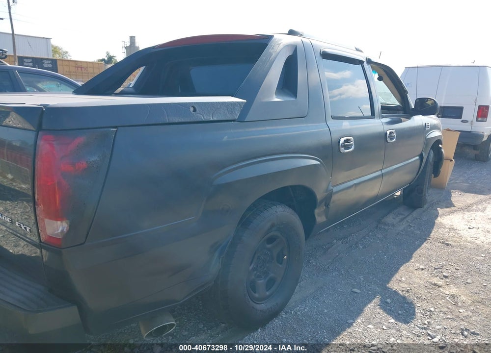 2002 CADILLAC ESCALADE EXT STANDARD VIN: 3GYEK63N72G256803