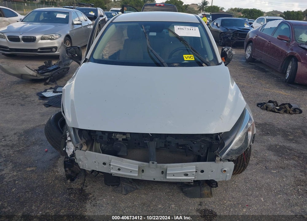 2019 TOYOTA YARIS LE VIN: 3MYDLBYV8KY527931