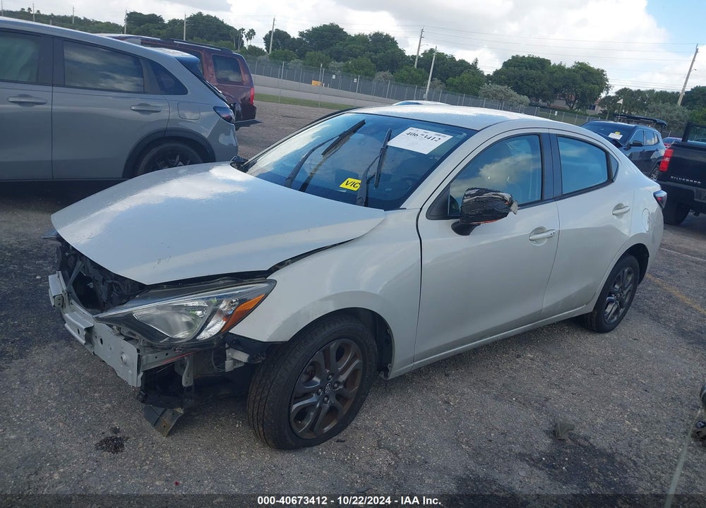 2019 TOYOTA YARIS LE VIN: 3MYDLBYV8KY527931