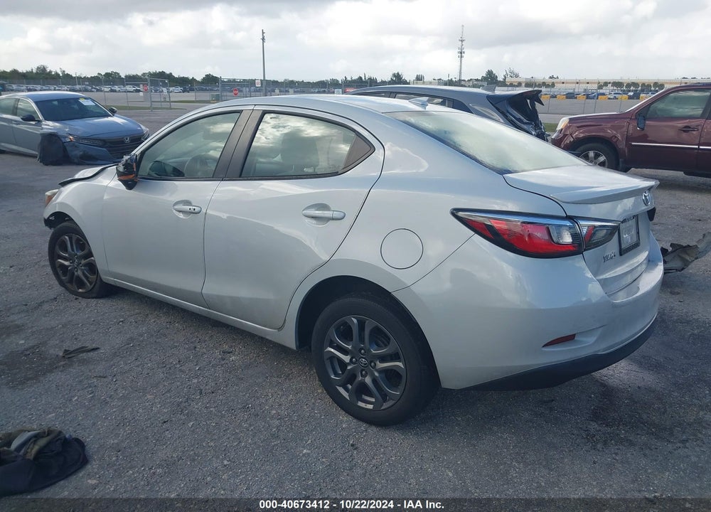 2019 TOYOTA YARIS LE VIN: 3MYDLBYV8KY527931