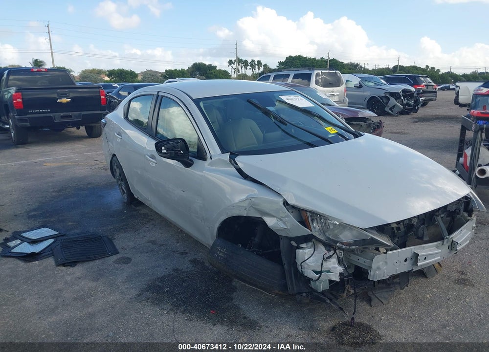 2019 TOYOTA YARIS LE VIN: 3MYDLBYV8KY527931