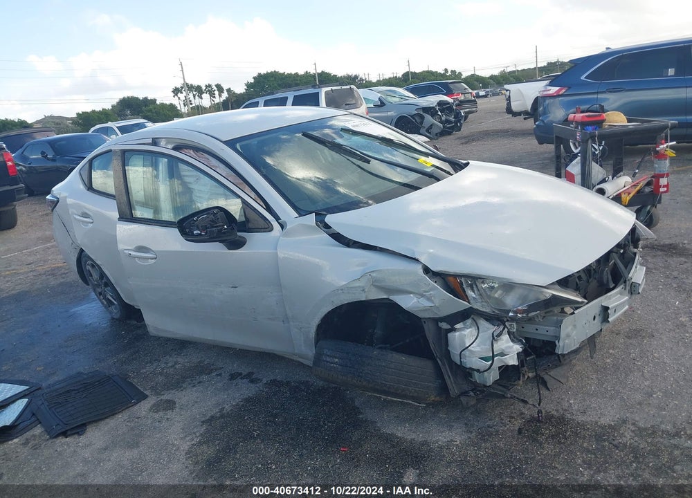 2019 TOYOTA YARIS LE VIN: 3MYDLBYV8KY527931