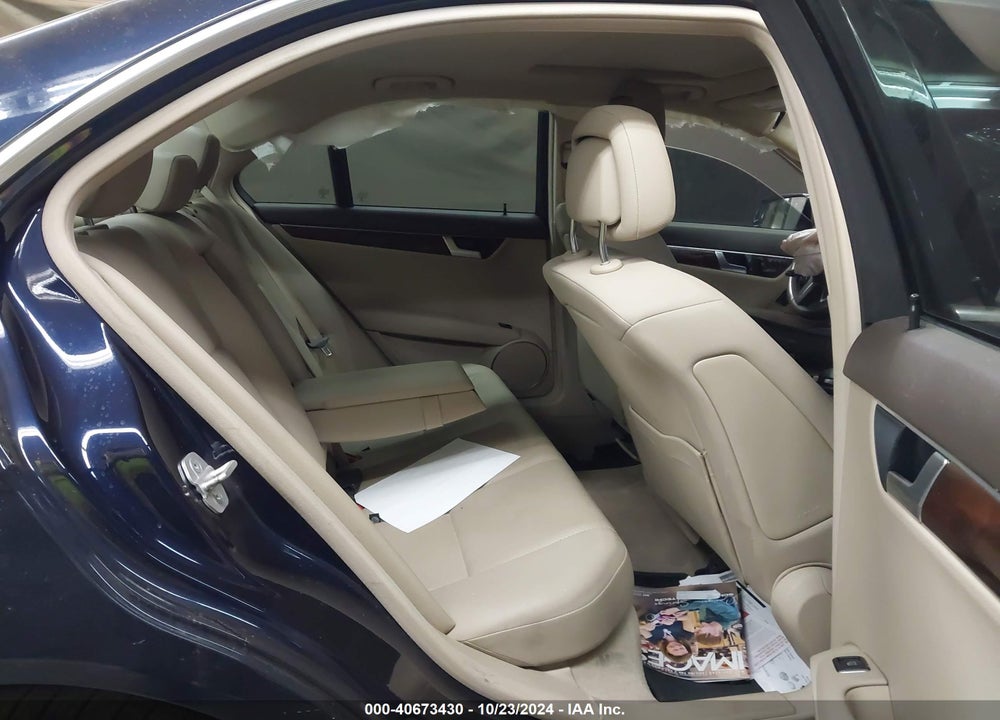 2014 MERCEDES-BENZ C 250 LUXURY/SPORT VIN: WDDGF4HB9EA957048