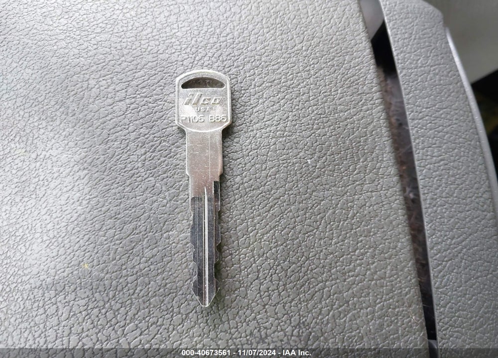1999 GMC YUKON SLE VIN: 1GKEK13R4XJ718658