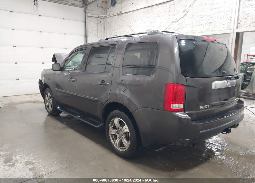 2013 HONDA PILOT EX-L VIN: 5FNYF4H57DB026353