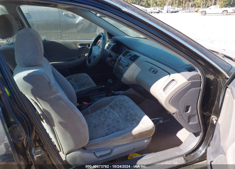 2001 HONDA ACCORD 2.3 EX VIN: JHMCG66851C002219