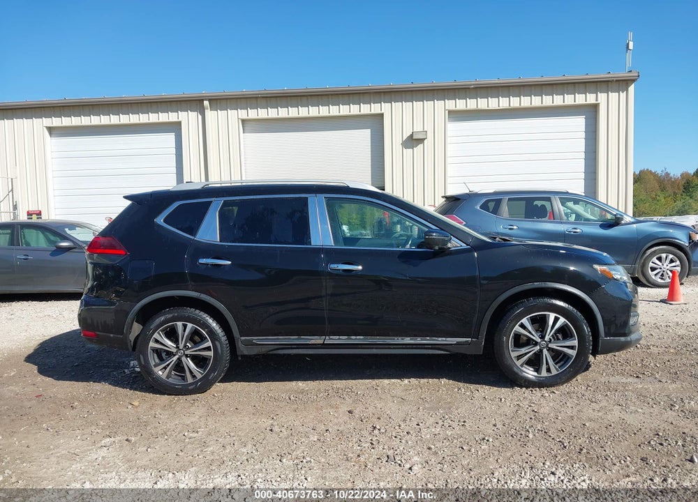 2017 NISSAN ROGUE SL VIN: 5N1AT2MVXHC809833