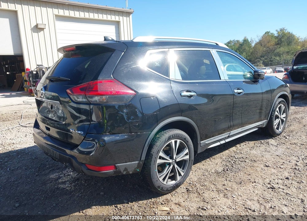 2017 NISSAN ROGUE SL VIN: 5N1AT2MVXHC809833