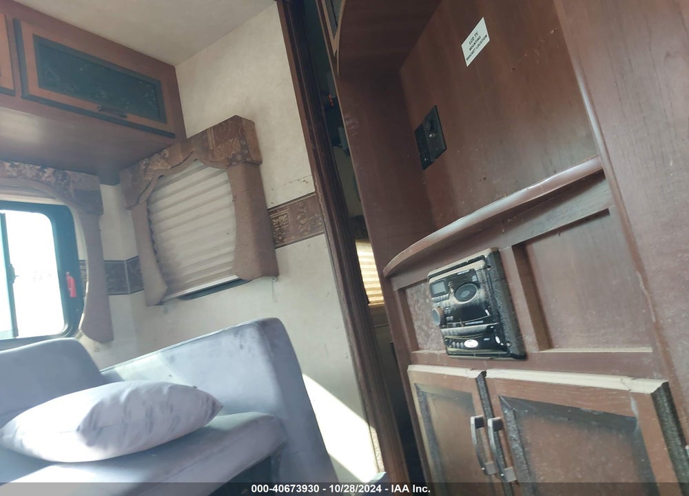 2013 CROSSROADS ZINGER ZT328S VIN: 4V0TC3321DA019844