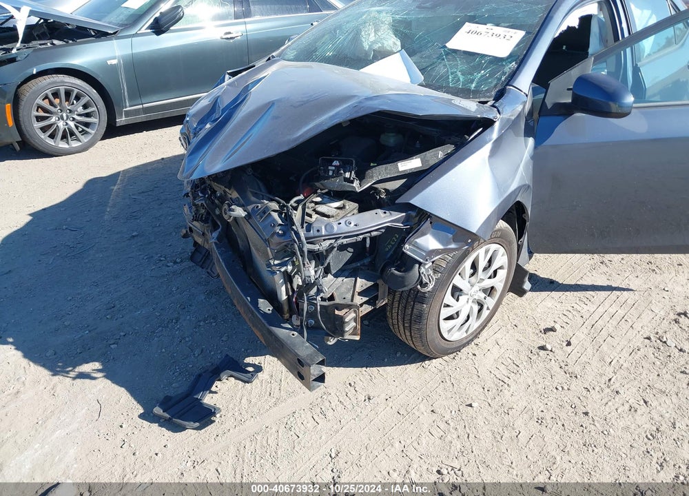 2018 TOYOTA COROLLA LE VIN: 2T1BURHE6JC055013