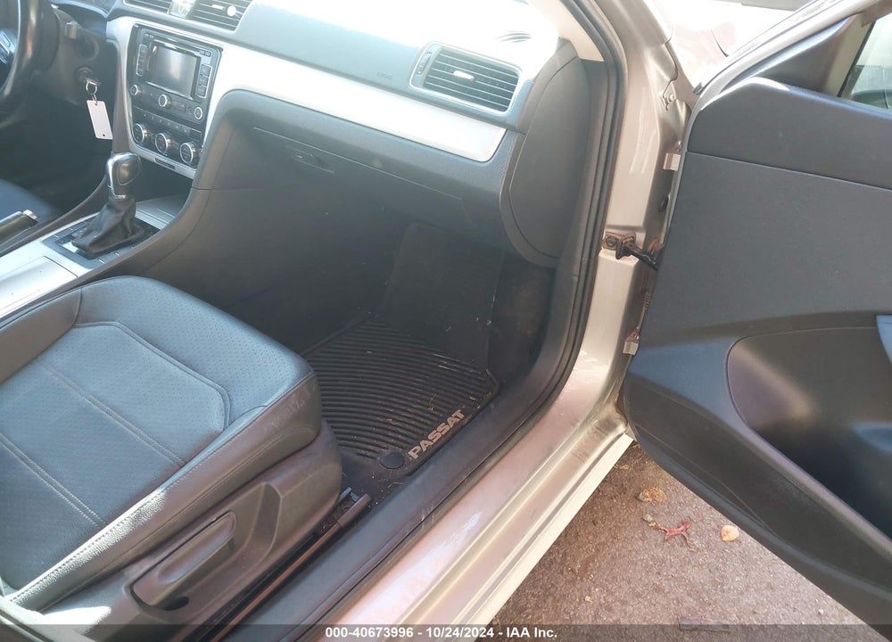 2012 VOLKSWAGEN PASSAT 2.0L TDI SE VIN: 1VWBN7A39CC039181