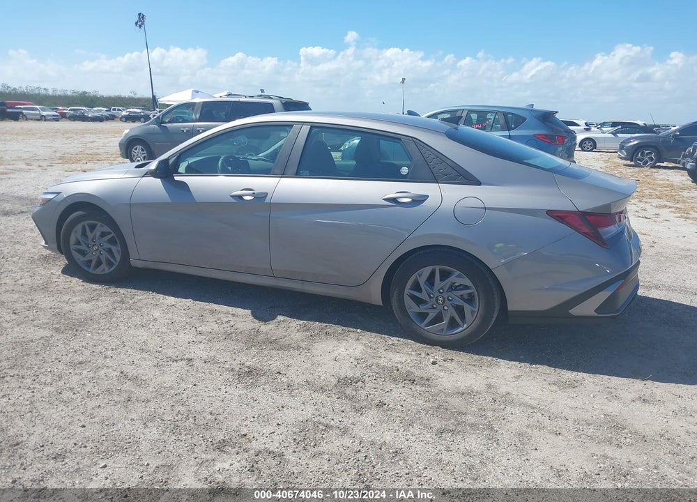 2024 HYUNDAI ELANTRA SEL VIN: KMHLM4DG0RU845545