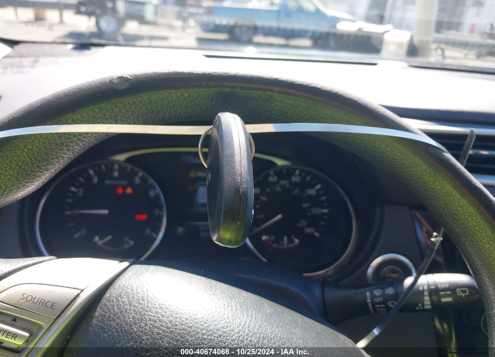 2016 NISSAN ROGUE VIN: 5N1AT2MT1GC735540