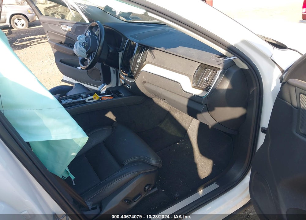 2022 VOLVO XC60 B5 INSCRIPTION VIN: YV4L12RL1N1981764