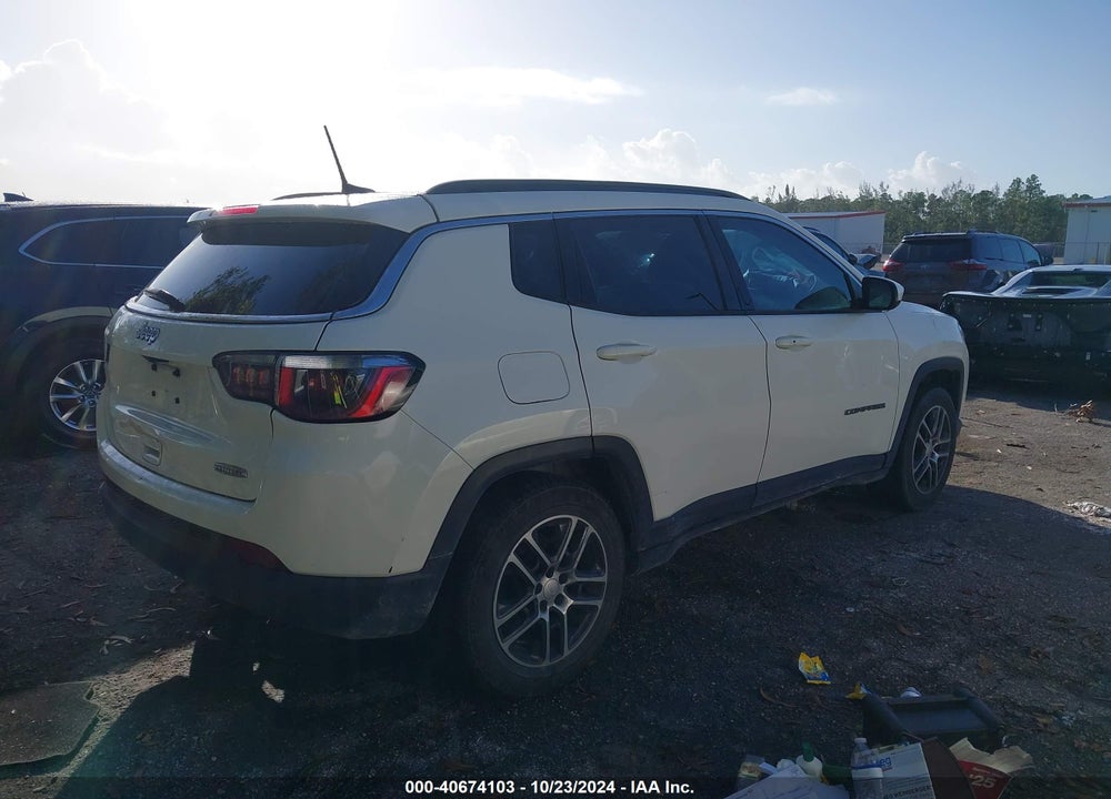 2019 JEEP COMPASS SUN AND WHEEL FWD VIN: 3C4NJCBB0KT692382