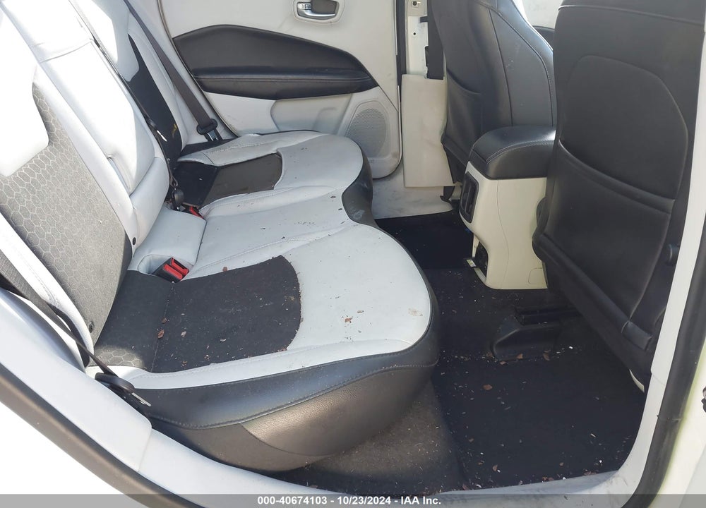 2019 JEEP COMPASS SUN AND WHEEL FWD VIN: 3C4NJCBB0KT692382