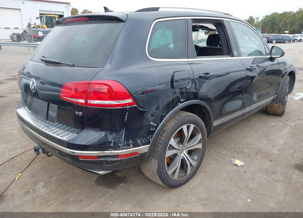 2017 VOLKSWAGEN TOUAREG V6 WOLFSBURG EDITION VIN: WVGRF7BP2HD000123