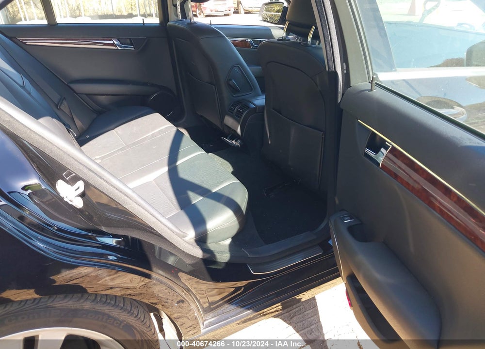 2009 MERCEDES-BENZ C 300 LUXURY/SPORT VIN: WDDGF54X69R049655
