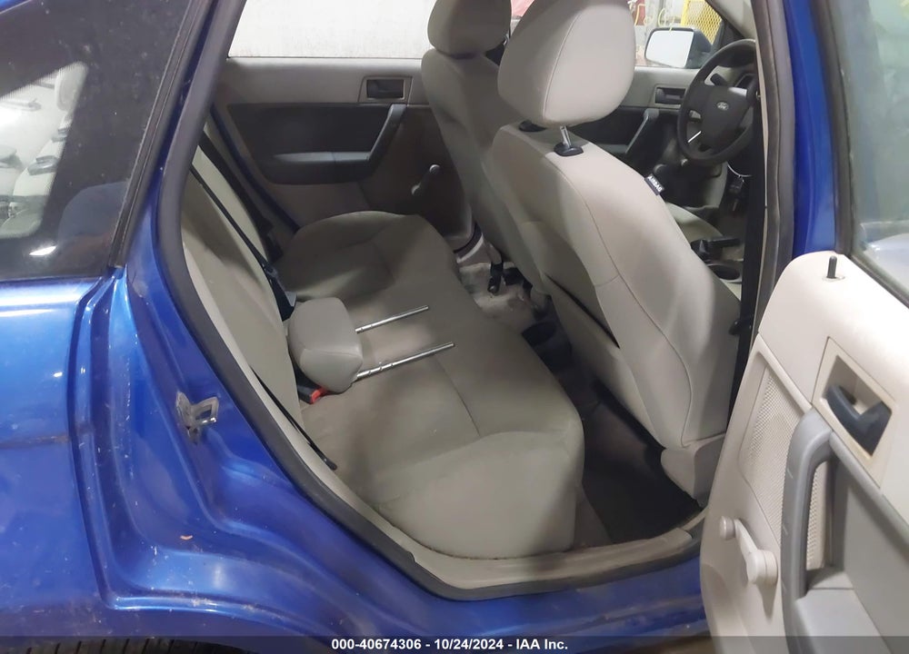 2010 FORD FOCUS VIN: 1FAHP3EN5AW238600