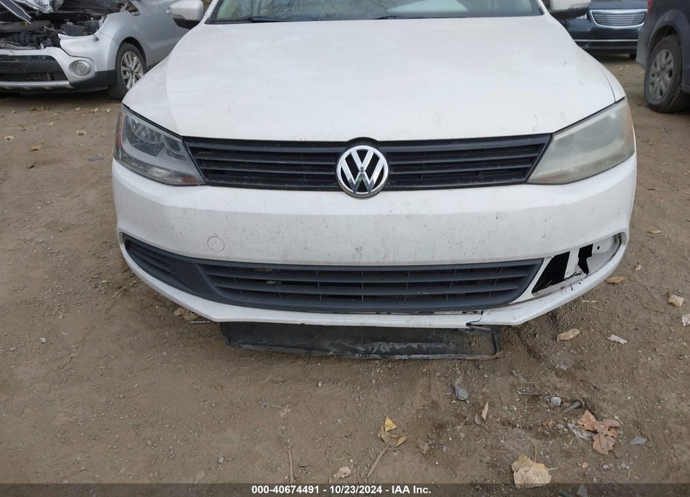 2011 VOLKSWAGEN JETTA 2.5L SE VIN: 3VWDZ7AJ1BM375920