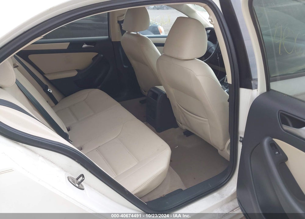 2011 VOLKSWAGEN JETTA 2.5L SE VIN: 3VWDZ7AJ1BM375920
