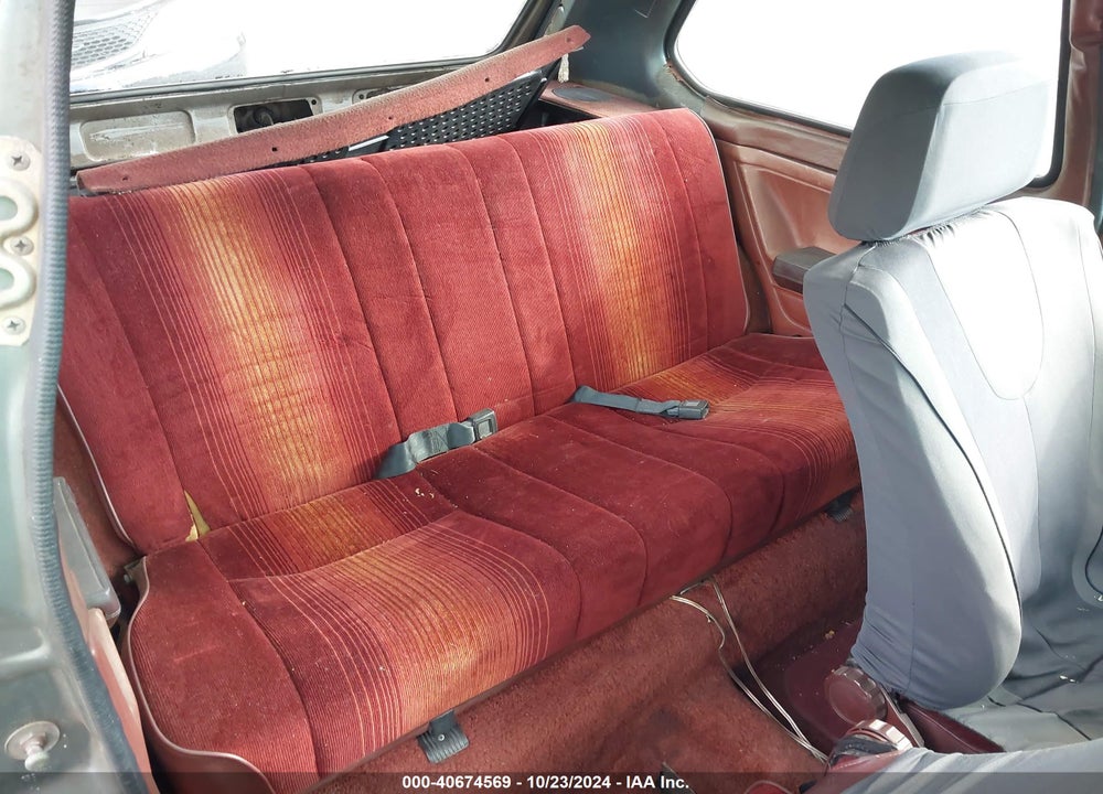 1981 VOLKSWAGEN RABBIT LS DELUXE VIN: 1VWCG9178BV082653