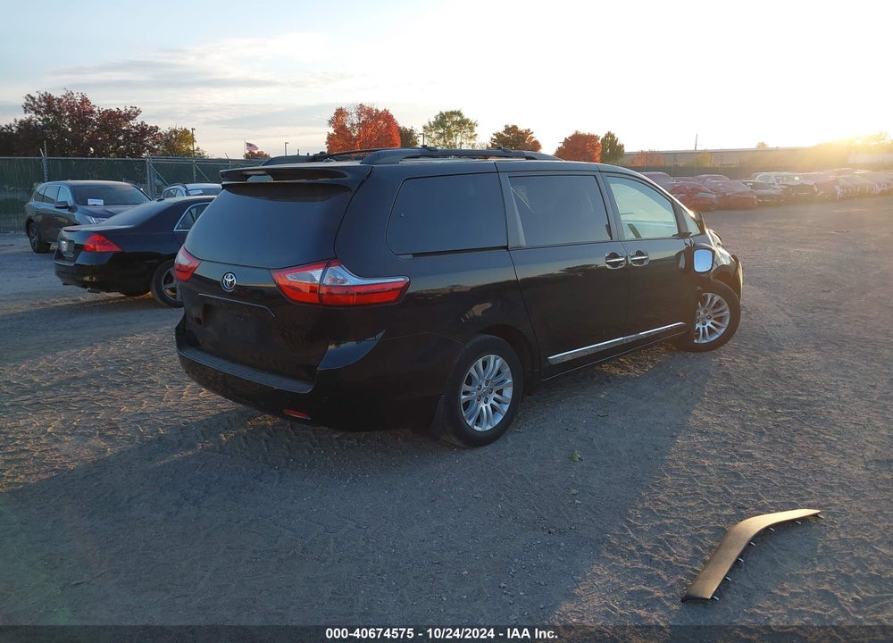 2016 TOYOTA SIENNA XLE LIMITED VIN: 5TDYK3DC9GS744674