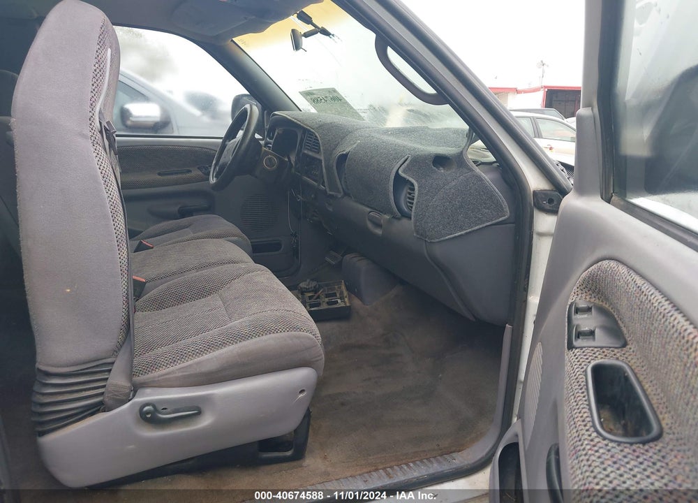 2000 DODGE RAM 1500 ST VIN: 1B7HC13Z0YJ113978