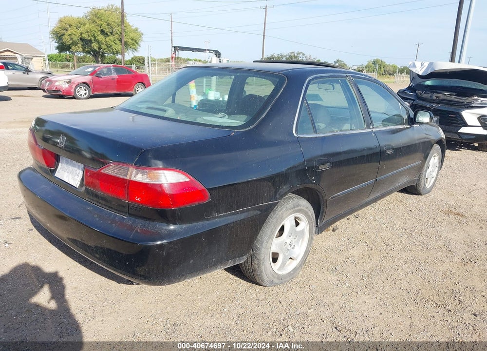 2000 HONDA ACCORD 3.0 EX VIN: 1HGCG1653YA000972