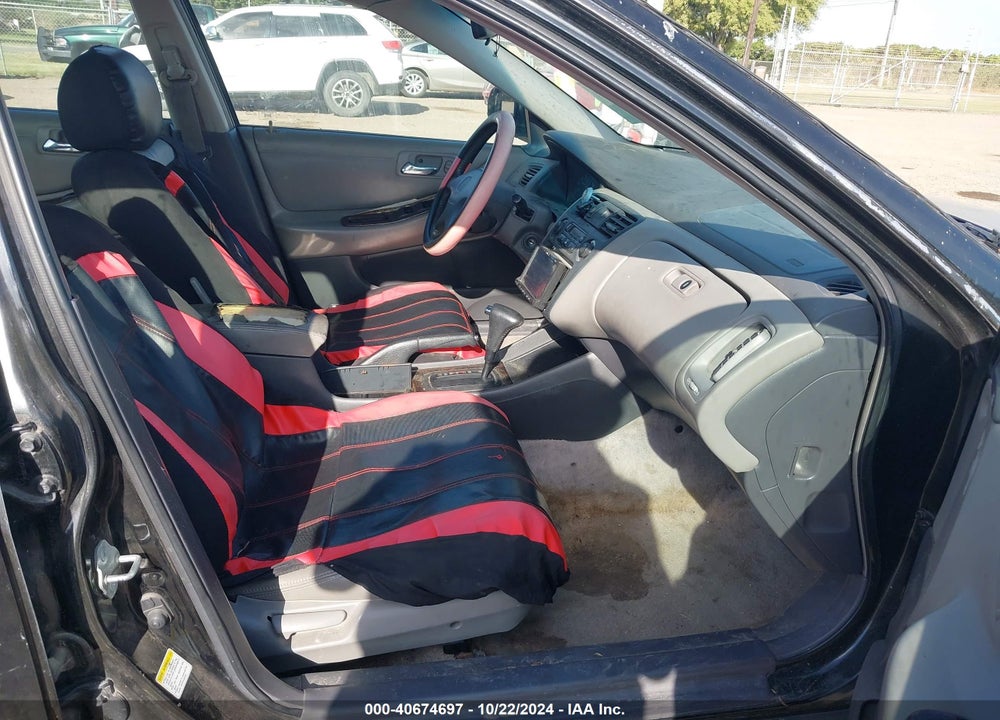 2000 HONDA ACCORD 3.0 EX VIN: 1HGCG1653YA000972