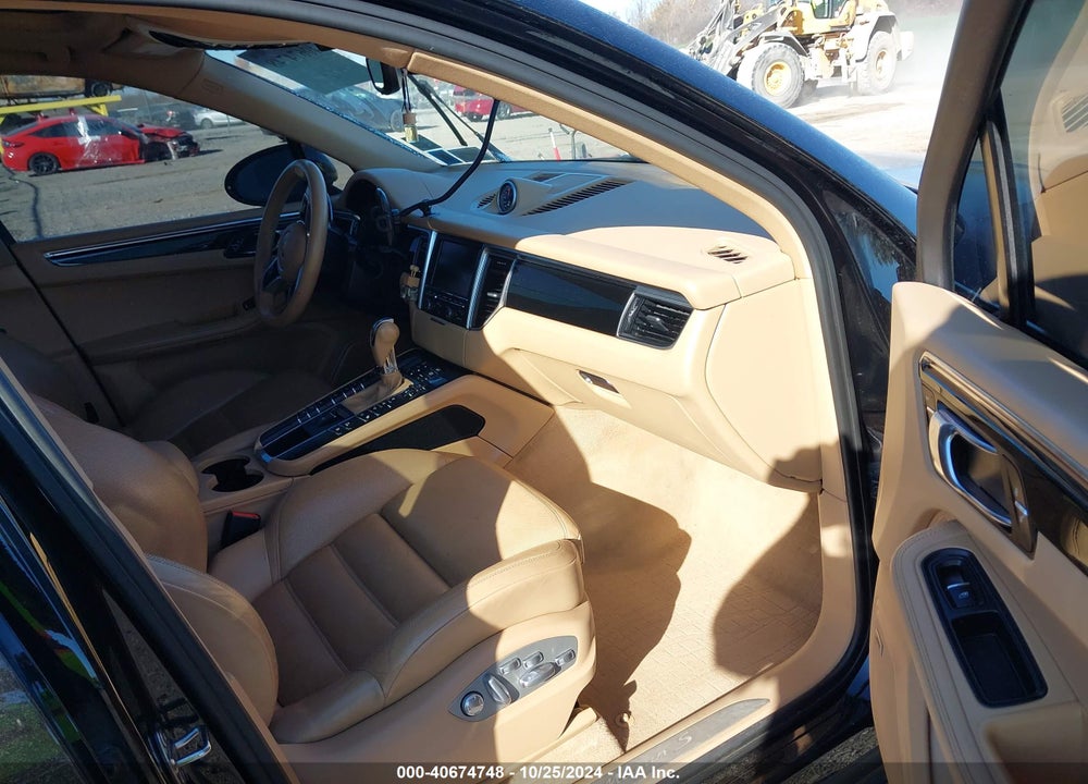2015 PORSCHE MACAN S VIN: WP1AB2A56FLB67716