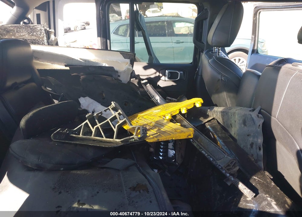2022 JEEP WRANGLER UNLIMITED SAHARA 4X4 VIN: 1C4HJXEN4NW262475