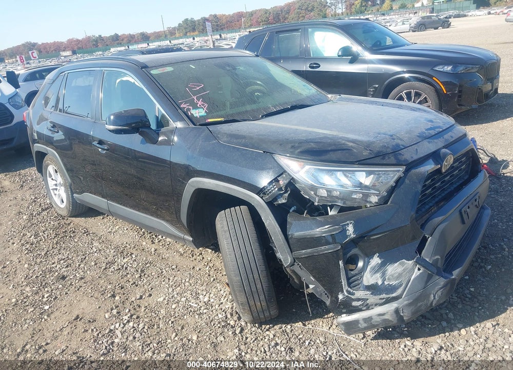 2019 TOYOTA RAV4 XLE VIN: JTMP1RFV9KD011772