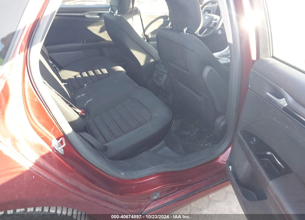 2014 FORD FUSION SE VIN: 3FA6P0HD8ER374723