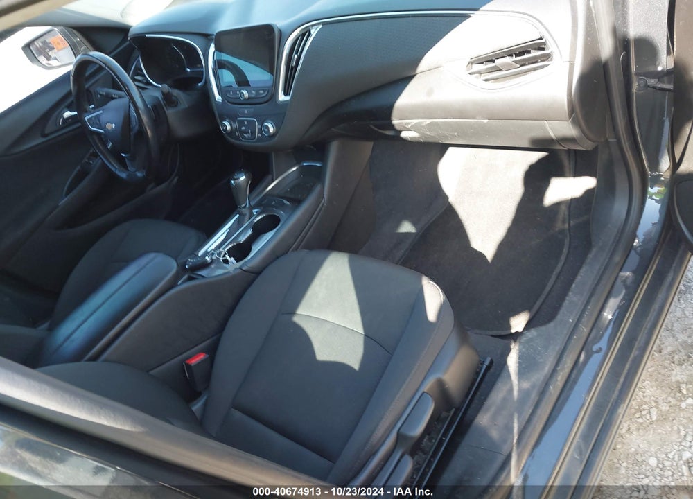 2018 CHEVROLET MALIBU LT VIN: 1G1ZD5ST9JF233544