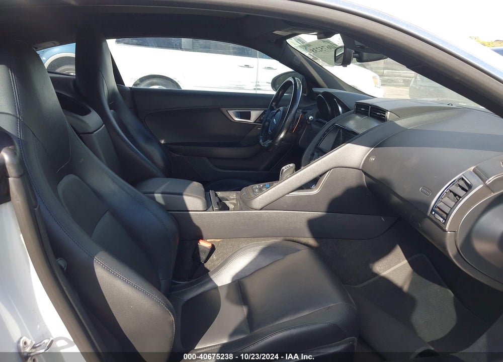 2016 JAGUAR F-TYPE S VIN: SAJWJ6BV1G8K24121