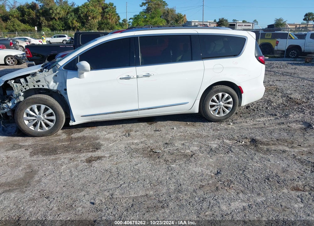 2019 CHRYSLER PACIFICA TOURING L VIN: 2C4RC1BG2KR561095