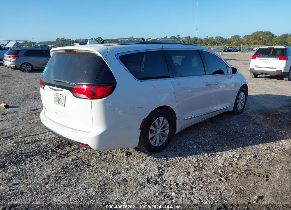 2019 CHRYSLER PACIFICA TOURING L VIN: 2C4RC1BG2KR561095