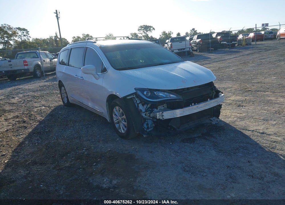 2019 CHRYSLER PACIFICA TOURING L VIN: 2C4RC1BG2KR561095